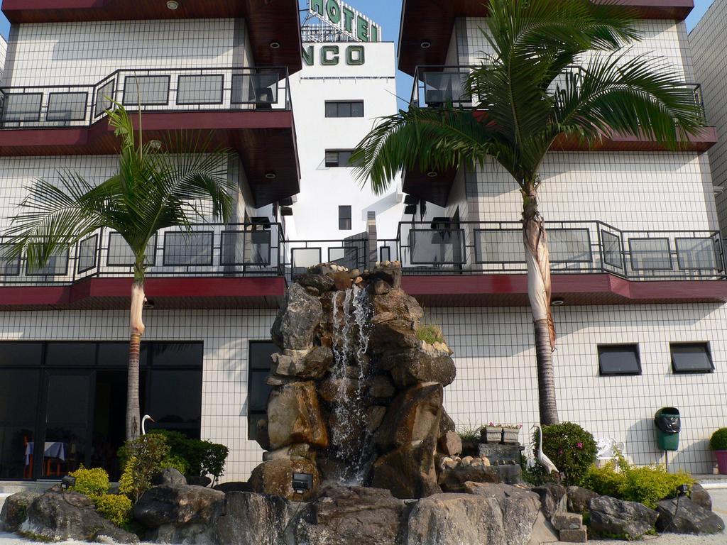 Blanco Palace Hotel Сан-Жозе-дус-Кампус Экстерьер фото